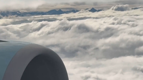 VIDEO del aterrizaje en Alaska grabado desde el avión de Trump