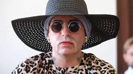 Neonazi cambia de género tras ser condenado y podría terminar en cárcel para mujeres