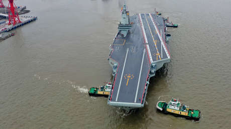 El portaviones más grande y avanzado de China podría incorporarse al servicio para esta fecha