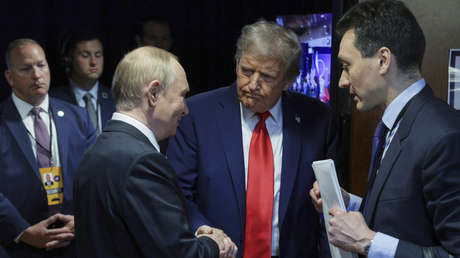 Imágenes inéditas tras bastidores de la cumbre entre Putin y Trump en Alaska