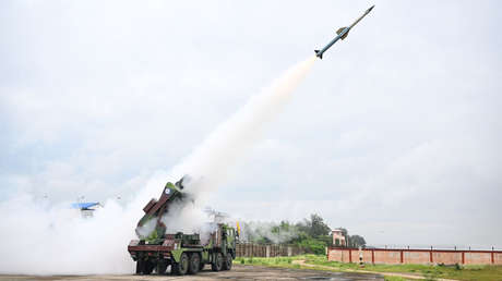 India prueba un sistema integrado de defensa aérea compuesto por diversas armas
