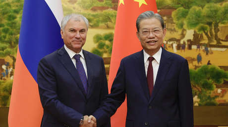 "Principios de amistad y confianza": Presidente de la Duma rusa realiza una visita oficial a China