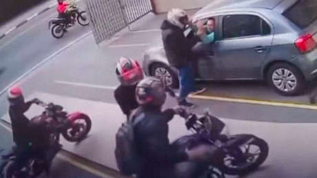 VIDEO: Intentan robar una moto, pero no sabían con quién se metían