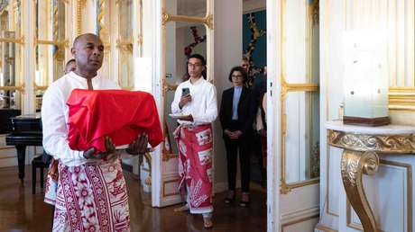 Francia devuelve a Madagascar el cráneo de un rey asesinado hace más de un siglo
