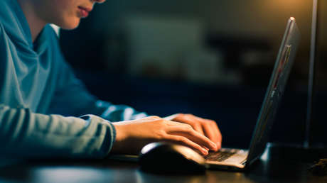 "Entrenador suicida": Demandan a ChatGPT por ayudar a un adolescente a quitarse la vida