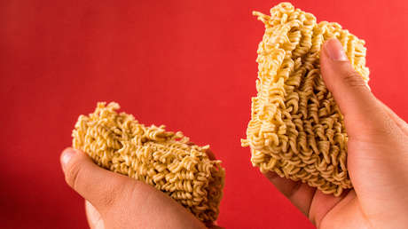 Adolescente muere tras comer 3 paquetes de fideos instantáneos crudos