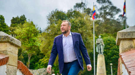 Mijaíl Krasnov, el primer alcalde ruso en Colombia, es destituido por trabajar como profesor