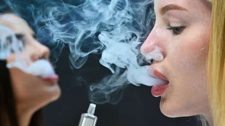 Singapur castigará el vapeo con azotes, multas o prisión