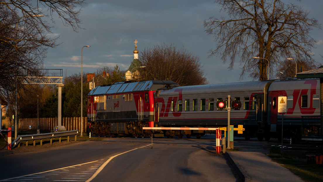 Un país de la OTAN vigilará los trenes rusos
