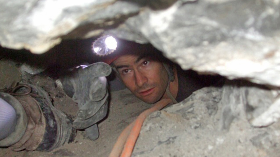 'La peor muerte imaginable': el infierno del explorador que quedó atascado en una cueva