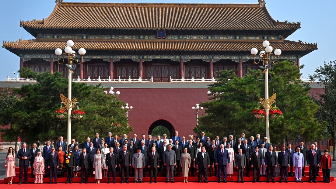 La foto familiar de líderes mundiales antes del gran desfile militar en Pekín