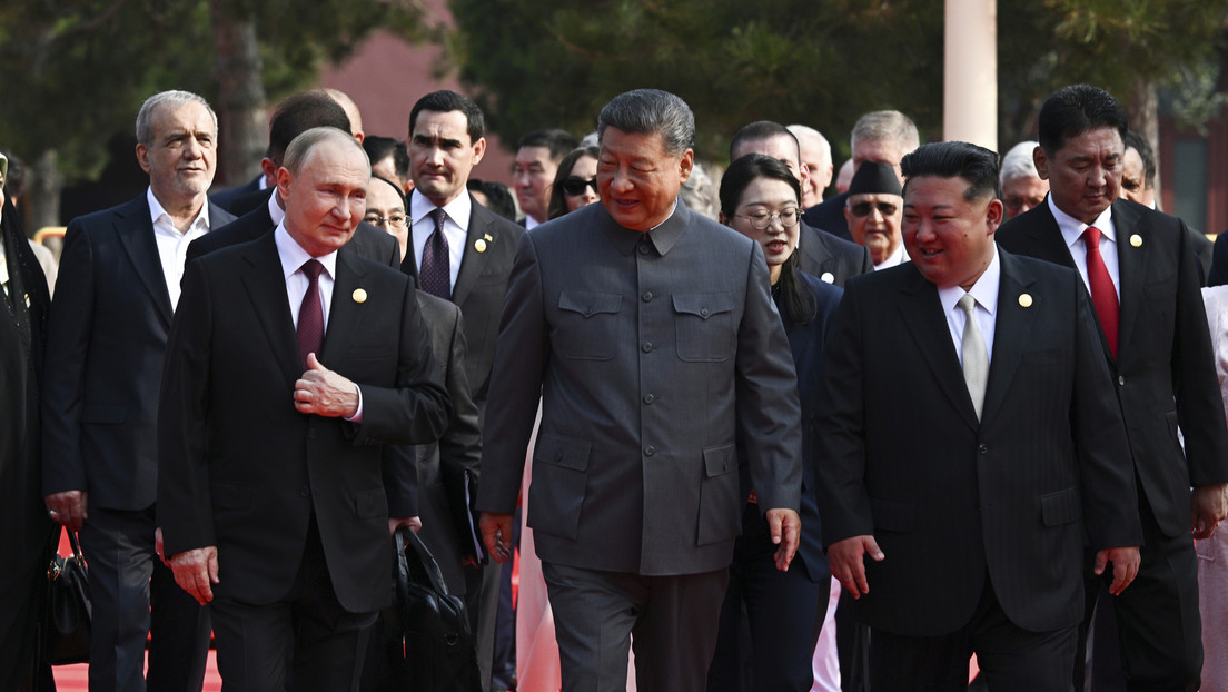 Trump a Xi: "Mande mis saludos cordiales a Putin y Kim, mientras ustedes conspiran contra EE.UU."