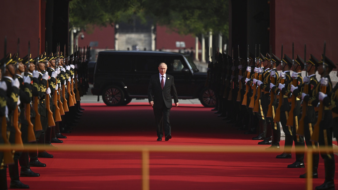 Putin llega al megadesfile militar por el 80º. aniversario de la victoria en la II Guerra Mundial