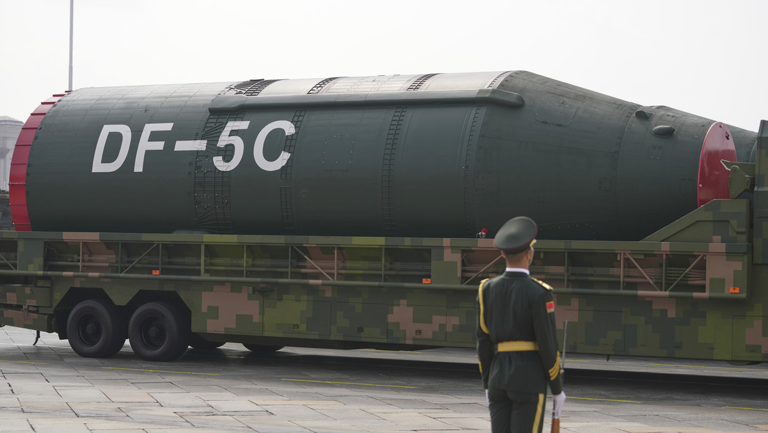 ¿Qué se sabe del último misil balístico de China, con un radio de alcance que abarca todo el planeta?