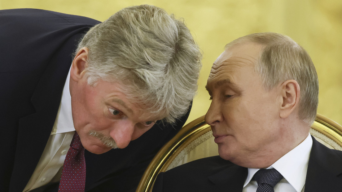 "Perezoso, no quiere trabajar": Putin bromea sobre su portavoz