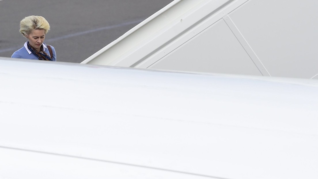 Mucho drama y ninguna prueba: el 'hackeo ruso' del avión de Von der Leyen que nunca ocurrió