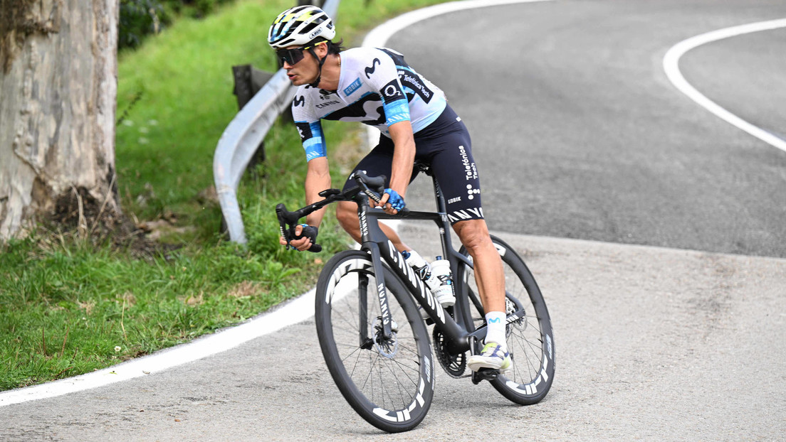 VIDEO: Ciclista cae al suelo en la Vuelta a España tras interrupción de manifestante pro-Palestina
