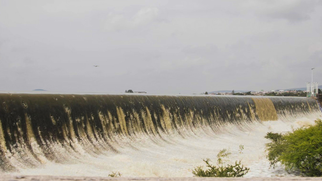 Una presa al filo del desborde pone en alerta roja a todo un pueblo en México