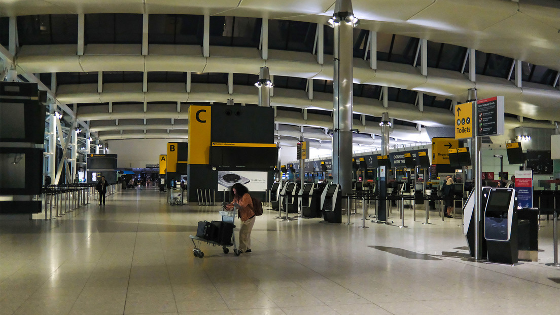 Evacúan una de las cuatro terminales del aeropuerto de Heathrow en Londres