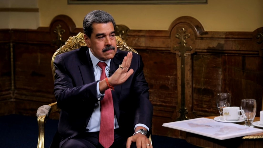 Maduro detalla a RT cómo la oligarquía colombiana transmutó a una "narcotraficante"