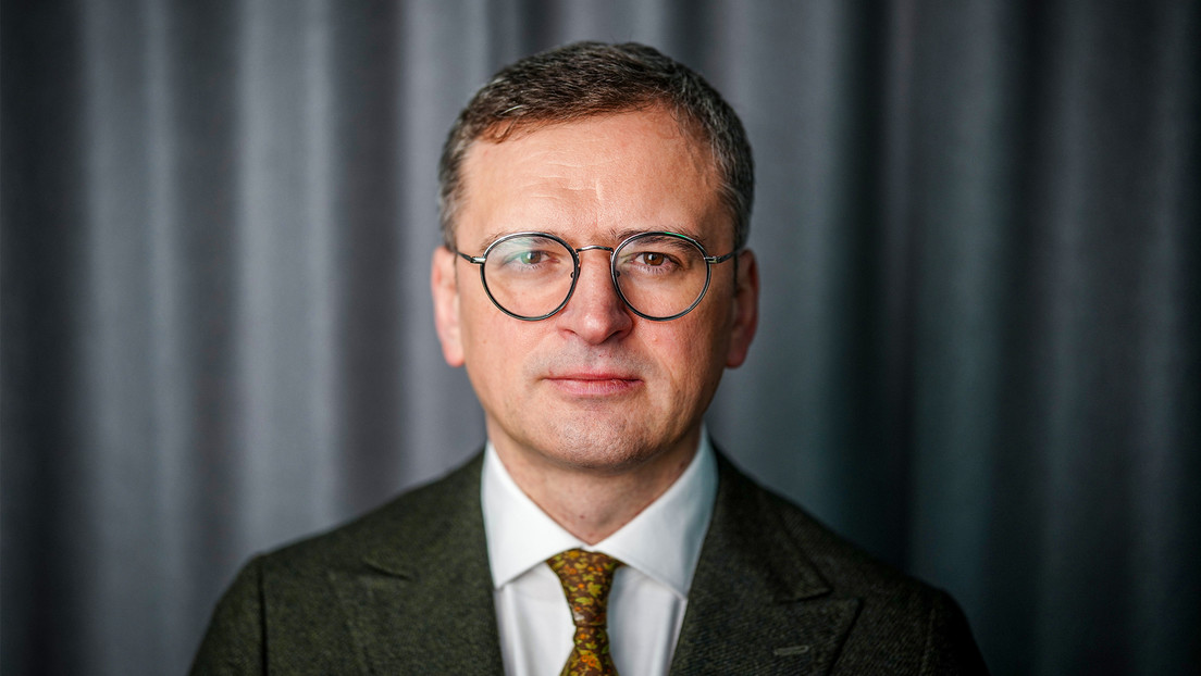 "Complot en un manicomio": Zajárova comenta la supuesta "huida" del excanciller ucraniano de su país