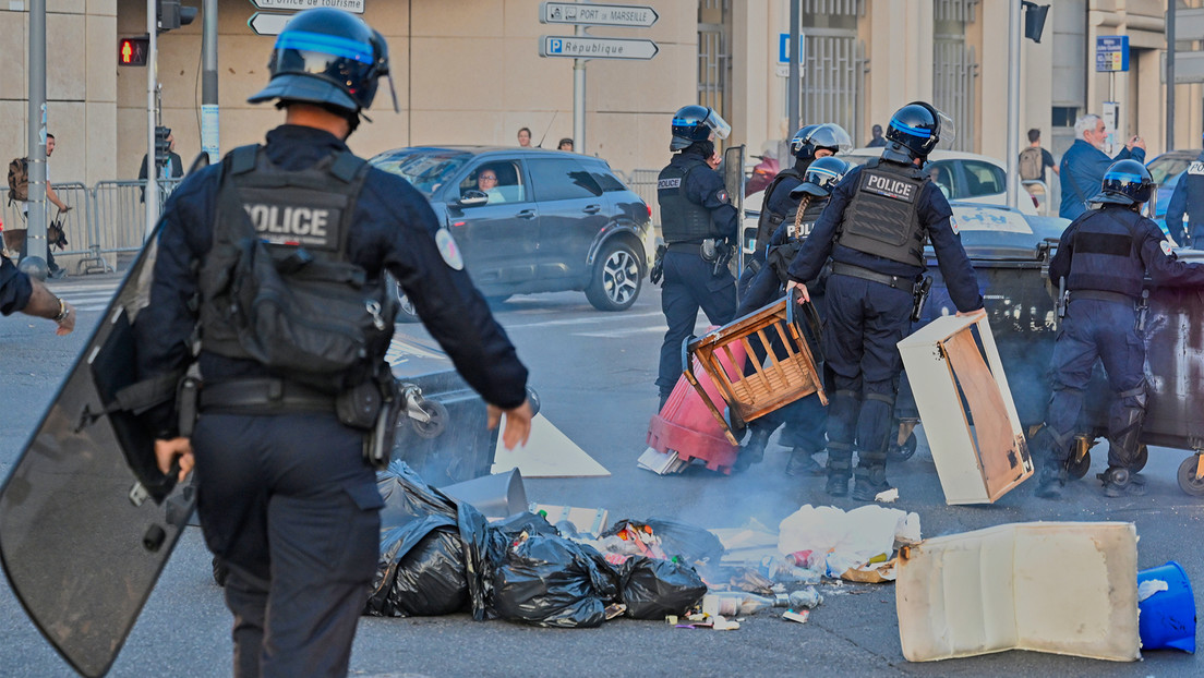 Crisis política en Francia: Choques entre Policía y manifestantes ante el llamado a paralizar el país (VIDEOS)
