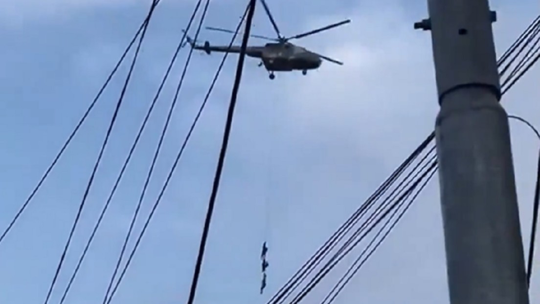 VIDEO: Helicóptero militar evacúa a funcionarios nepalíes en medio de protestas