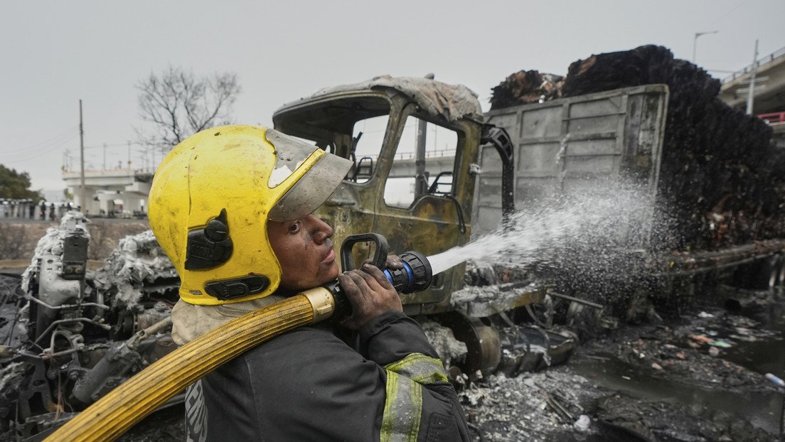 FOTOS: Las devastadoras escenas que dejó la explosión del camión cisterna con gas en México