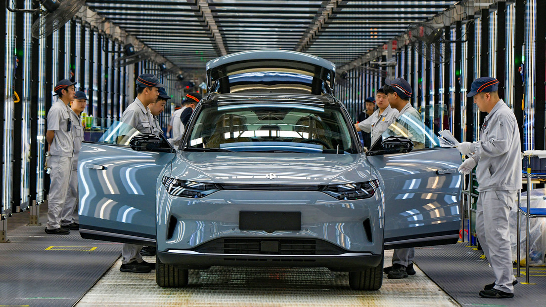 México elevará al 50 % los aranceles a vehículos de China en medio de la 'cruzada' tarifaria de Trump