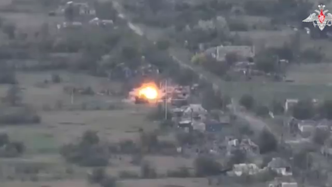 VIDEO: Artilleros-francotiradores rusos eliminan un puesto de control de drones ucraniano