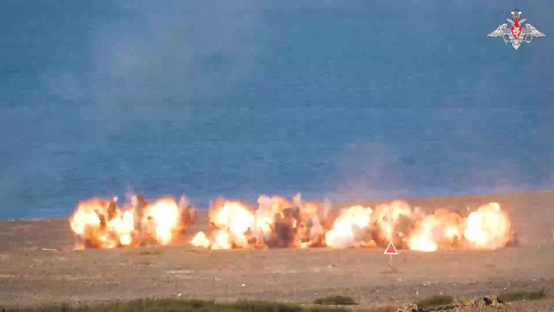 Rusia prueba su defensa costera con cazas y helicópteros durante megaejercicios (VIDEO)