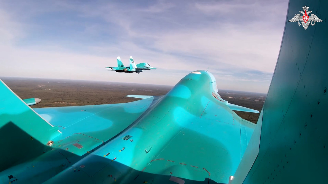 VIDEO: Cazabombarderos rusos eliminan objetivos terrestres en el ejercicio Západ-2025