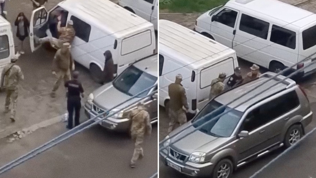 VIDEO: Reclutadores ucranianos intentan arrastrar a un hombre en la calle y terminan expulsados por los transeúntes