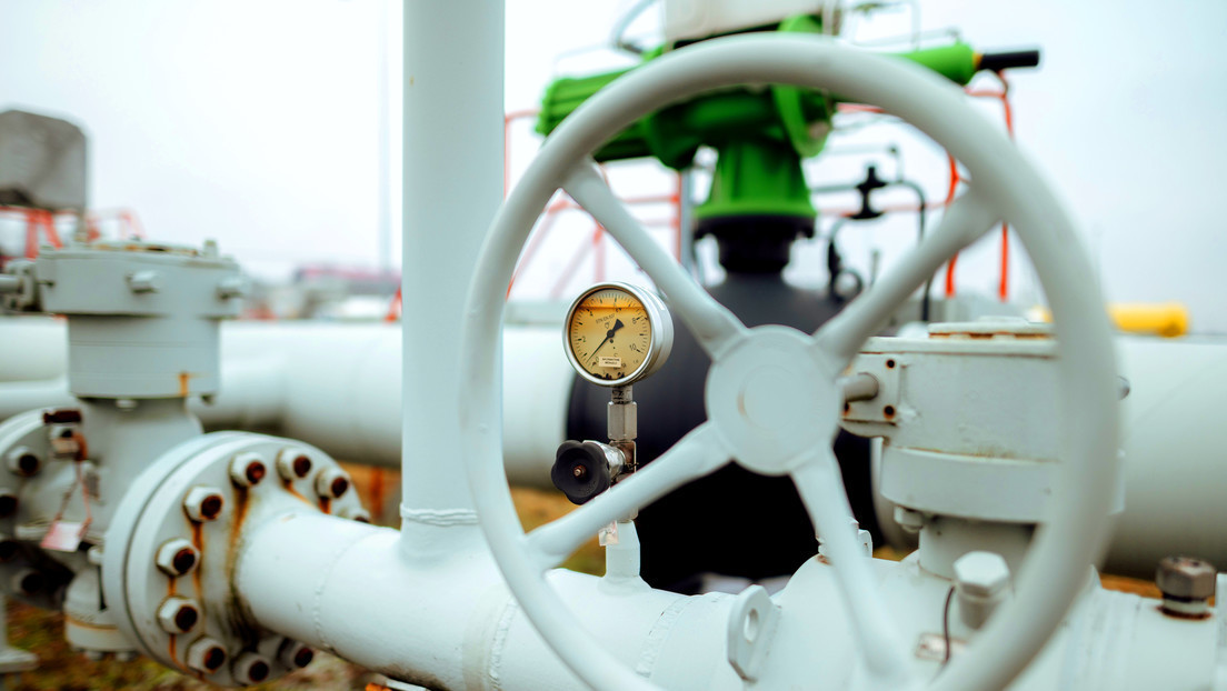 La UE quiere limitar el flujo de petróleo ruso por el oleoducto que abastece a Hungría y Eslovaquia