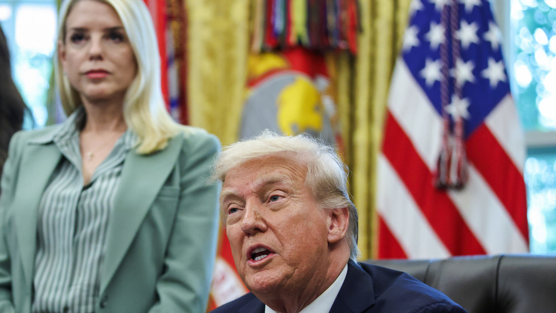 Trump ataca a Pam Bondi por la inacción en el 'Russiagate' en un aparente mensaje privado filtrado