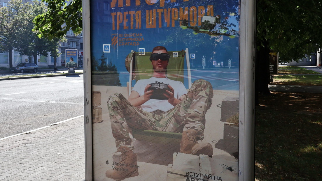 Civiles liberan a tres reclutados a la fuerza en el oeste de Ucrania