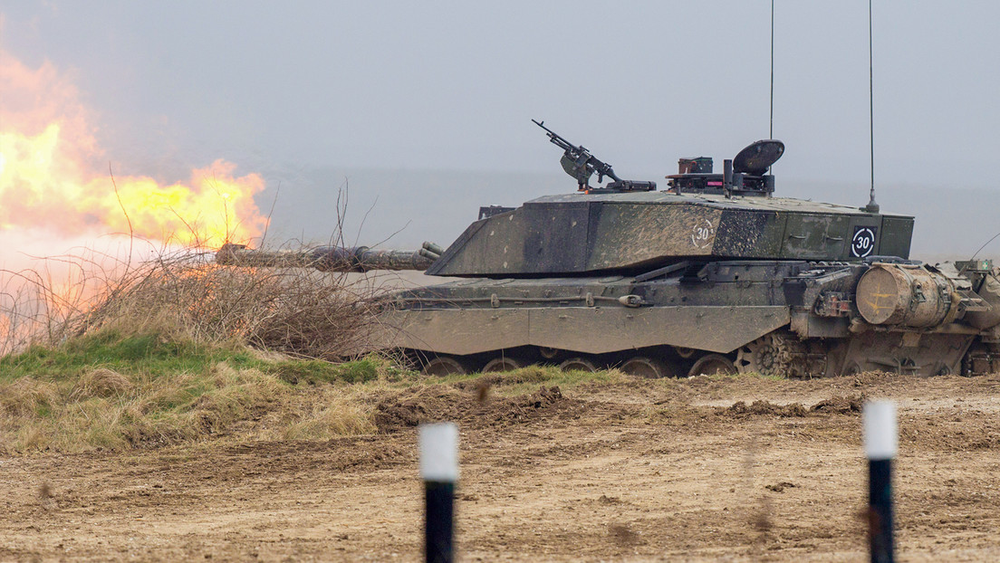 Soldados británicos abren fuego por error contra uno de sus propios tanques