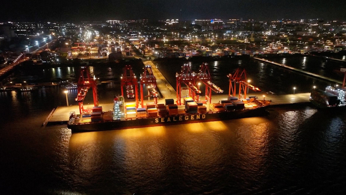 Histórico: El primer carguero parte de China hacia Europa por la Ruta Marítima del Norte