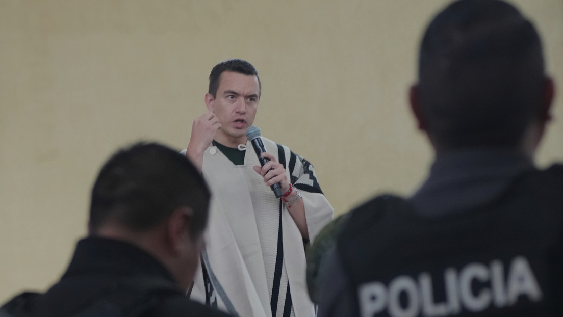 VIDEOS: Noboa abandona epicentro de protestas en helicóptero y bajo fuerte resguardo militar