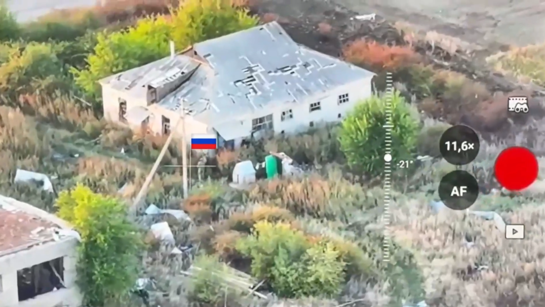 VIDEO: Liberación de un poblado por la acción conjunta de unidades de drones e infantería rusa