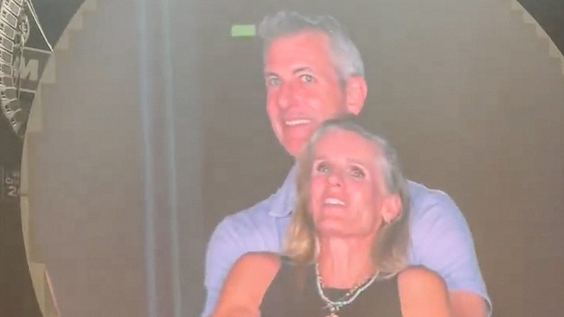 ¿Infiel? Qué hacía el marido de la mujer de la 'kisscam' en el concierto de Coldplay