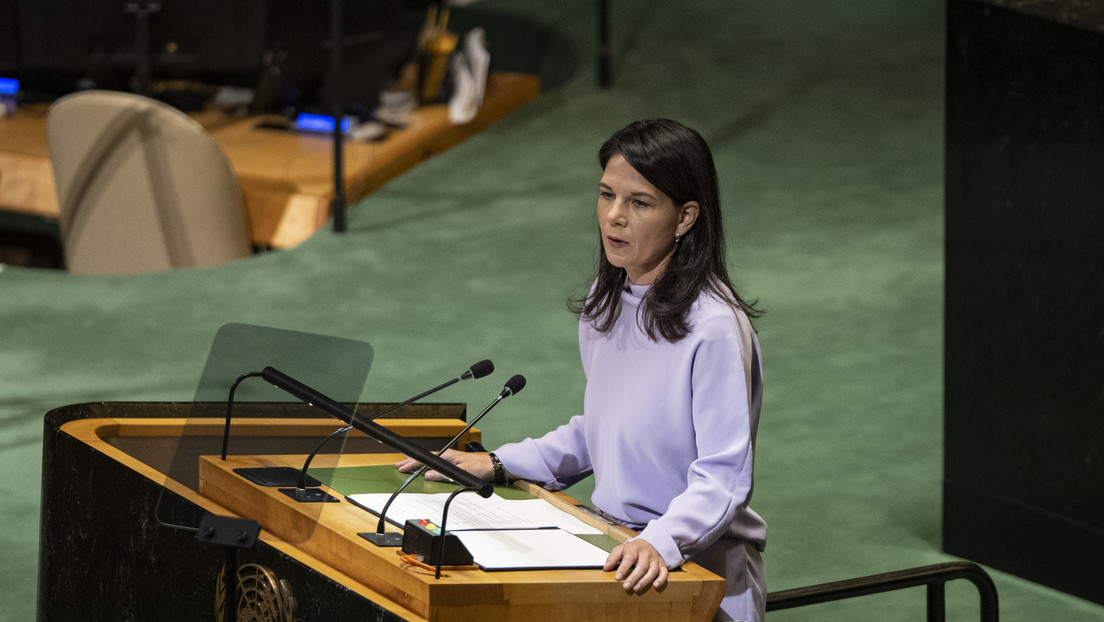 "Burlas e incluso vergüenza": Lo que sienten alemanes por Baerbock en su trabajo en la ONU