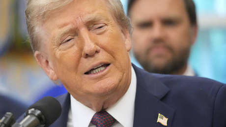 Trump se burla del supuesto fallo del GPS en el avión de Von der Leyen