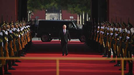 Putin llega al megadesfile militar por el 80º. aniversario de la victoria en la II Guerra Mundial