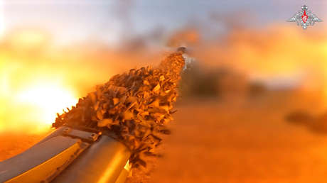 VIDEO: Artilleros rusos destrozan un puesto de mando y posiciones de lanzamiento de drones