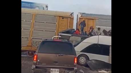 Horror en México: decena de muertos tras choque entre autobús y tren (FOTOS, VIDEOS)
