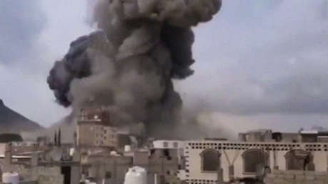 Decenas de muertos y más de 100 heridos por el bombardeo israelí de la capital de Yemen