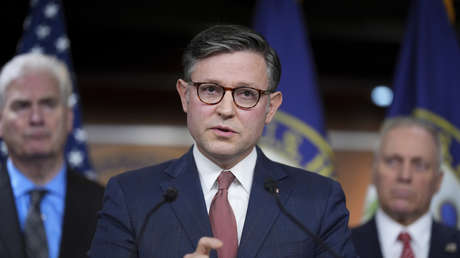 Mike Johnson: Las redes sociales son "un verdadero veneno en la política"