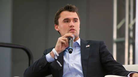 Despiden a analista de MSNBC por insinuar que Kirk provocó su atentado al promover discurso de odio