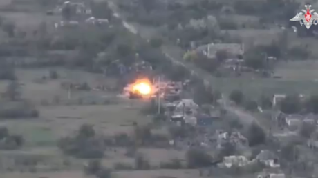 VIDEO: Artilleros-francotiradores rusos eliminan un puesto de control de drones ucraniano